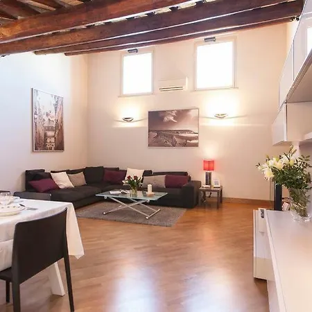 Apartment Penthouse On The Square Spanish Steps *