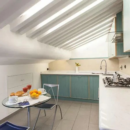Penthouse On The Square Spanish Steps Apartman